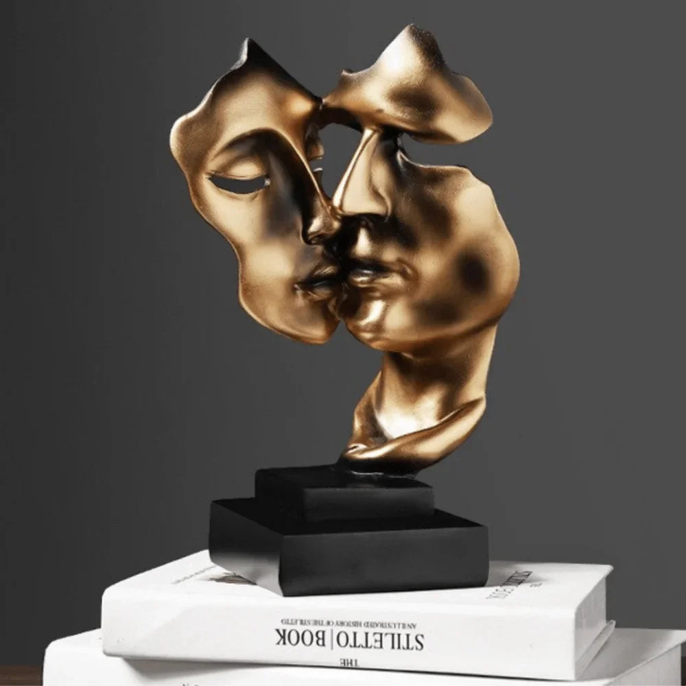 Estatueta "Beijo de Ouro" - Yarze